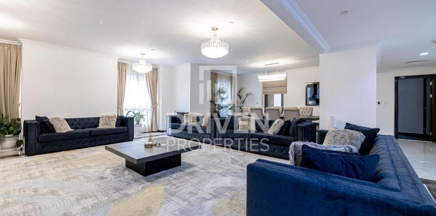 Apartment in Jumeirah Beach Residence, Dubai, UAE 4 bedrooms, 291 sq.m. № 602047