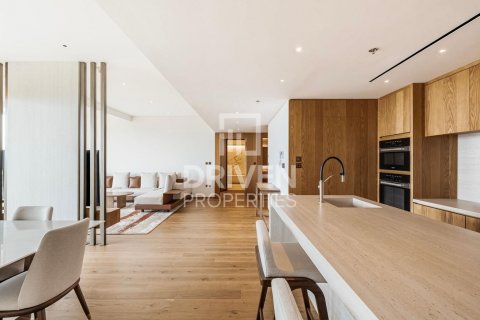Apartment in Jumeirah, Dubai, UAE 1 bedroom, 150 sq.m. № 602045 - photo 17
