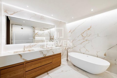 Apartment in Jumeirah, Dubai, UAE 1 bedroom, 150 sq.m. № 602045 - photo 19