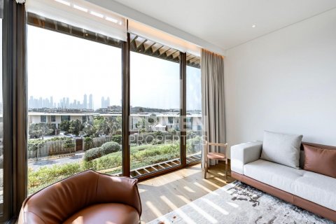 Apartment in Jumeirah, Dubai, UAE 1 bedroom, 150 sq.m. № 602045 - photo 4