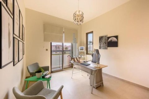 Townhouse in Khalifa City, Abu Dhabi, UAE 3 bedrooms, 160.9 sq.m. № 544466 - photo 15