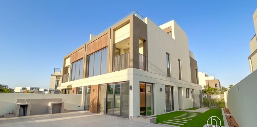 Villa in Dubai, VAE: 4 Schlafzimmer, 316.8 m2 Nr. 629733