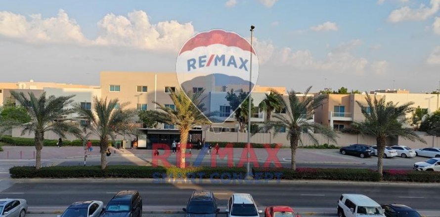 Byt v Al Reef, Abu Dhabi, SAE 2 ložnice, 106.9 m² Č.: 550709