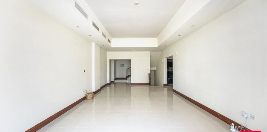 Townhouse in Palm Jumeirah, Dubai, UAE 3 bedrooms, 345.6 sq.m. № 625001