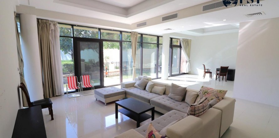 阿联酋 Dubai DAMAC Hills (Akoya by DAMAC) 别墅  5 卧, 567.3 平方米 , 编号 566198