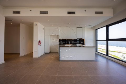 Apartment in Al Reem Island, Abu Dhabi, UAE 2 bedrooms, 117 sq.m. № 616033 - photo 2