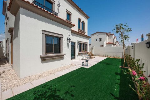 Řadový dům v Khalifa City, Abu Dhabi, SAE 2 ložnice, 123 m² Č.: 616034 - fotografie 12