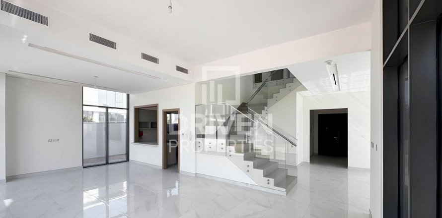 Vilë në Al Furjan, Dubai, Emiratet e Bashkuara Arabe 5 dhoma gjumi, 413 m2. № 603529