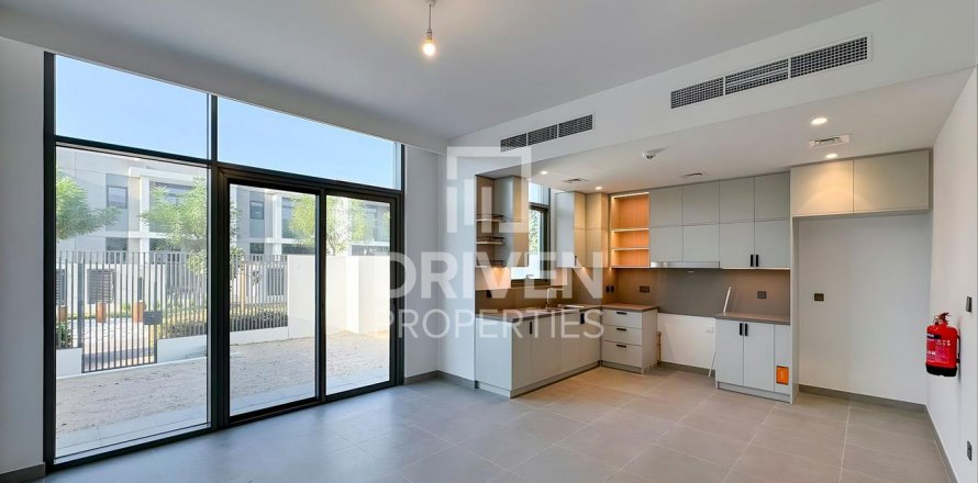 Townhouse in Arabian Ranches 3, Dubai, UAE 3 bedrooms, 189 sq.m. № 603527