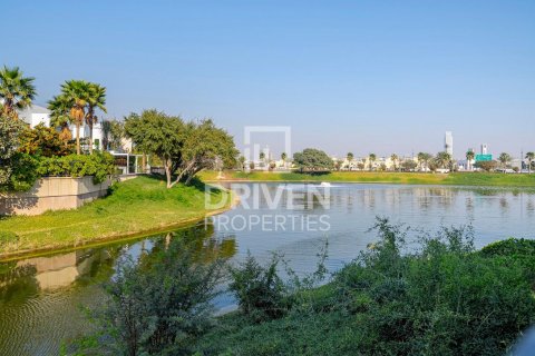 Vilë në Jumeirah Islands, Dubai, Emiratet e Bashkuara Arabe 5 dhoma gjumi, 576 m2. № 603524 - Foto 5