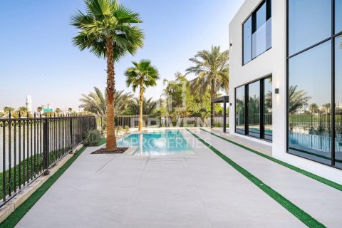 Vilë në Jumeirah Islands, Dubai, Emiratet e Bashkuara Arabe 5 dhoma gjumi, 576 m2. № 603524 - Foto 7