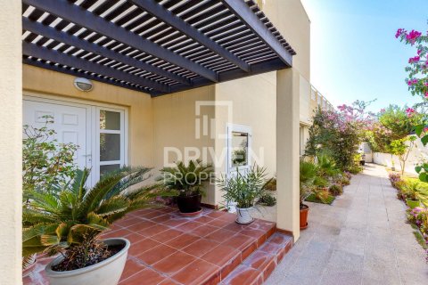 Villa sa Meadows, Dubai, UAE 4 silid-tulugan, 325 sq.m. № 602277 - larawan 16