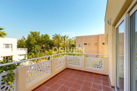 Villa sa Meadows, Dubai, UAE 4 silid-tulugan, 325 sq.m. № 602277 - larawan 15