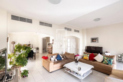 Villa sa Meadows, Dubai, UAE 4 silid-tulugan, 325 sq.m. № 602277 - larawan 13