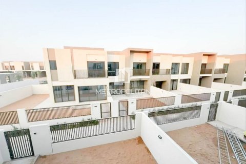 Dubai Land、Dubai、UAE にあるタウンハウスの賃貸物件 4ベッドルーム、216 m2、No593722 - 写真 7