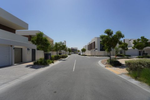Müüa maa on the Yas Island, Abu Dhabi, AÜE: 734 m² Nr 594784 - pilt 5