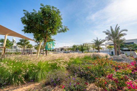 Müüa maa on the Yas Island, Abu Dhabi, AÜE: 734 m² Nr 594784 - pilt 2