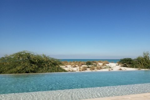 Land in Ghantoot, Abu Dhabi, UAE 756 sq.m. № 594785 - photo 4