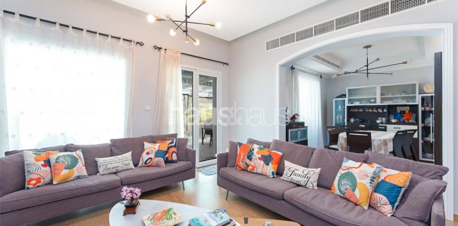 Villa in Arabian Ranches, Dubai, UAE 3 bedrooms, 238 sq.m. № 625393