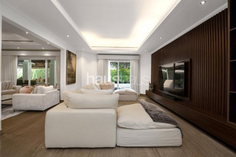 Vilë në Dubai Investment Park, Emiratet e Bashkuara Arabe 6 dhoma gjumi, 674 m2. № 625395 - Foto 4