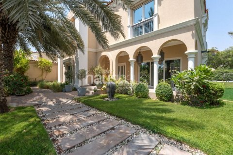 Vilë në Dubai Investment Park, Emiratet e Bashkuara Arabe 6 dhoma gjumi, 674 m2. № 625395 - Foto 3