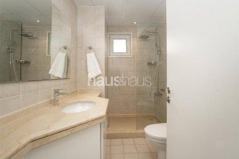 Vilë në Dubai Investment Park, Emiratet e Bashkuara Arabe 6 dhoma gjumi, 674 m2. № 625395 - Foto 24