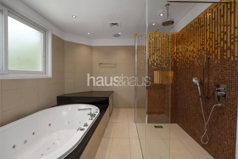 Vilë në Dubai Investment Park, Emiratet e Bashkuara Arabe 6 dhoma gjumi, 674 m2. № 625395 - Foto 18