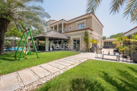 Vilë në Dubai Investment Park, Emiratet e Bashkuara Arabe 6 dhoma gjumi, 674 m2. № 625395 - Foto 1