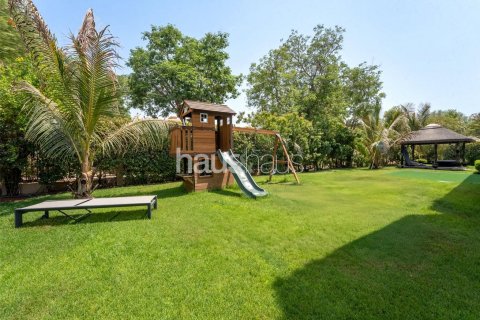 Vilë në Dubai Investment Park, Emiratet e Bashkuara Arabe 6 dhoma gjumi, 674 m2. № 625395 - Foto 2