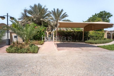 Vilë në Dubai Investment Park, Emiratet e Bashkuara Arabe 6 dhoma gjumi, 674 m2. № 625395 - Foto 30