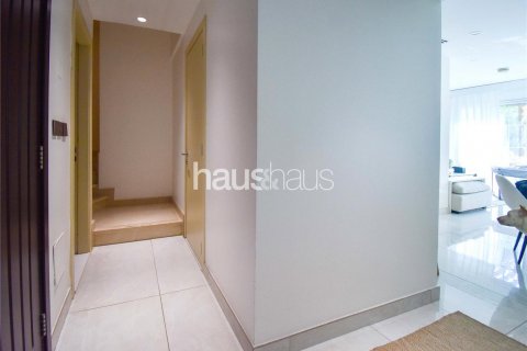 Townhouse in Jumeirah Village Triangle, Dubai, UAE 2 bedrooms, 152 sq.m. № 625534 - photo 16