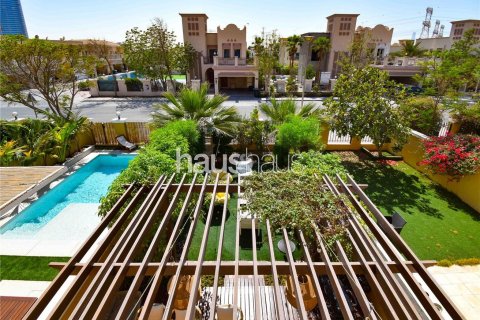 Townhouse in Jumeirah Village Triangle, Dubai, UAE 2 bedrooms, 152 sq.m. № 625534 - photo 14