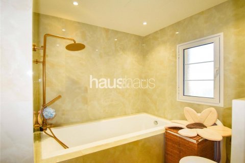 Townhouse in Jumeirah Village Triangle, Dubai, UAE 2 bedrooms, 152 sq.m. № 625534 - photo 12