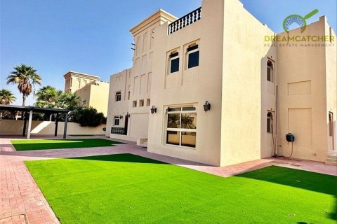 Зняти в оренду віллу в Al Hamra Village, Рас-эль-Хайма, ОАЕ 5 спалень, 626.5м2, № 588436 - фото 21