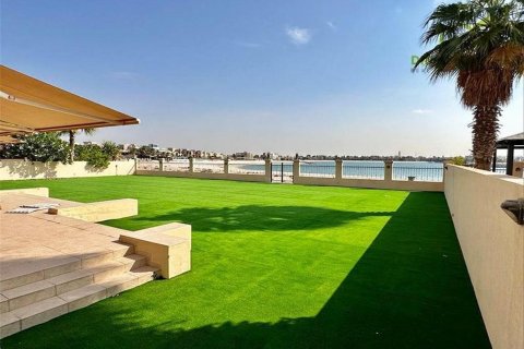 Зняти в оренду віллу в Al Hamra Village, Рас-эль-Хайма, ОАЕ 5 спалень, 626.5м2, № 588436 - фото 1