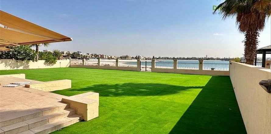 Вілла в Al Hamra Village, Рас-эль-Хайма, ОАЕ 5 спалень, 626.5м2 № 588436