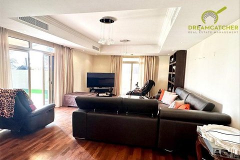 Зняти в оренду віллу в Al Hamra Village, Рас-эль-Хайма, ОАЕ 5 спалень, 626.5м2, № 588436 - фото 18