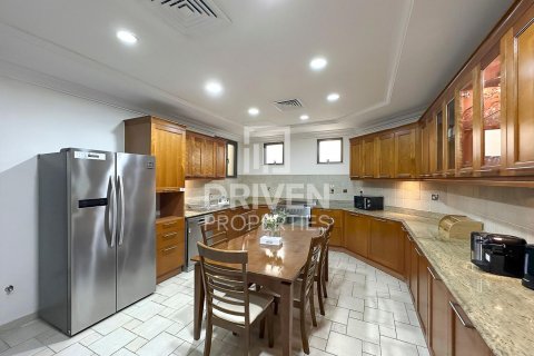 Vilë në Palm Jumeirah, Dubai, Emiratet e Bashkuara Arabe 5 dhoma gjumi, 682 m2. № 603576 - Foto 25