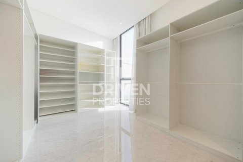 Vilë në Al Barari, Dubai, Emiratet e Bashkuara Arabe 5 dhoma gjumi, 585 m2. № 603577 - Foto 13