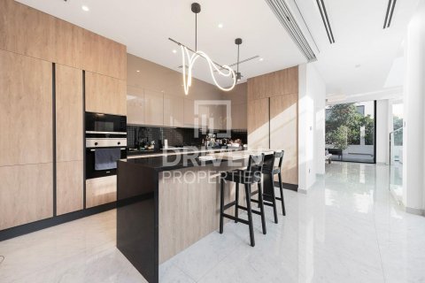 Vilë në Al Barari, Dubai, Emiratet e Bashkuara Arabe 5 dhoma gjumi, 585 m2. № 603577 - Foto 15