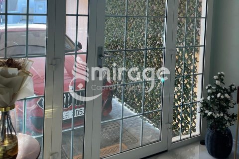 Vilë në Al Reef, Abu Dhabi, Emiratet e Bashkuara Arabe 5 dhoma gjumi, 273.4 m2. № 574305 - Foto 7