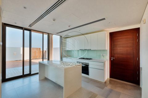 Vilë në Abu Dhabi, Emiratet e Bashkuara Arabe 4 dhoma gjumi, 846 m2. № 615618 - Foto 15