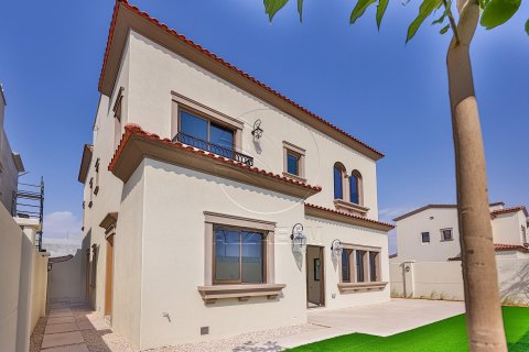 Σπίτι σε Khalifa City, Abu Dhabi, ΗΑΕ 2 υπνοδωμάτια, 123 τ.μ. Αρ. 616004 - φωτογραφία 1