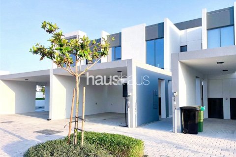 Villa in affitto a Dubai Land, Dubai, EAU 3 camere da letto, 161 mq. № 626758 - foto 1