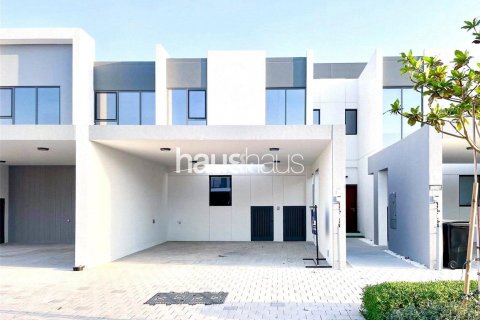 Villa in affitto a Dubai Land, Dubai, EAU 3 camere da letto, 161 mq. № 626758 - foto 2