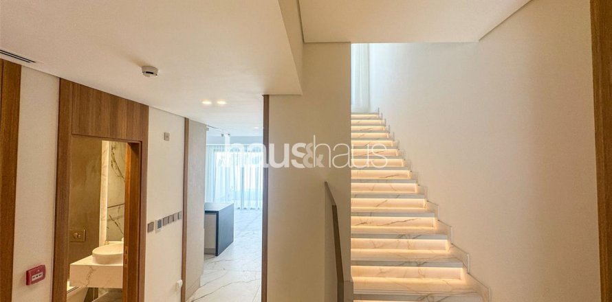 阿联酋 Dubai Jumeirah Golf Estates 联排别墅  3 卧, 204 平方米 , 编号 626759