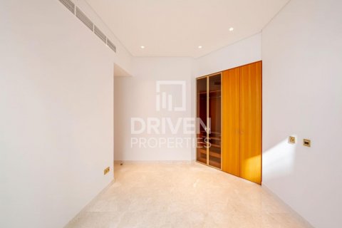 Apartment in Palm Jumeirah, Dubai, UAE 3 bedrooms, 182 sq.m. № 601033 - photo 2