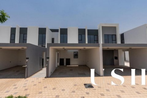 Dubai Land、Dubai、UAE にあるタウンハウスの賃貸物件 3ベッドルーム、161 m2、No623706 - 写真 1