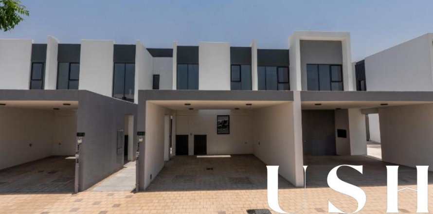 Dubai Land、Dubai、UAEにあるタウンハウス 3ベッドルーム、161 m2 No623706