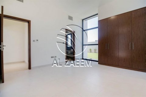 Vila na Yas Island, Abu Dhabi, SAE 4 ložnice, 599 m² Č.: 615487 - fotografie 13